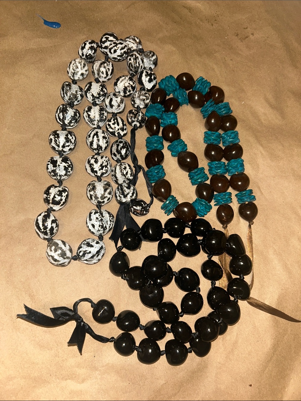 Hawaiian kukui Beaded Statement Necklace Set - Black, White, Teal